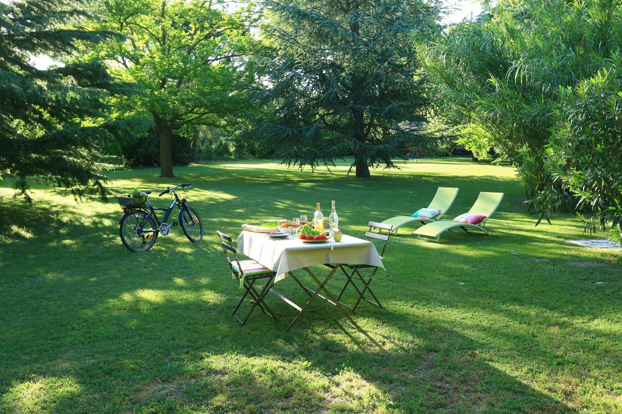 Les Gites Du Domaine De Rhodes Avignon Exterior photo